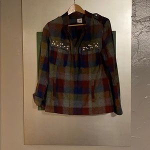 Outdoorsy shirt/jacket w/military and pearl detail